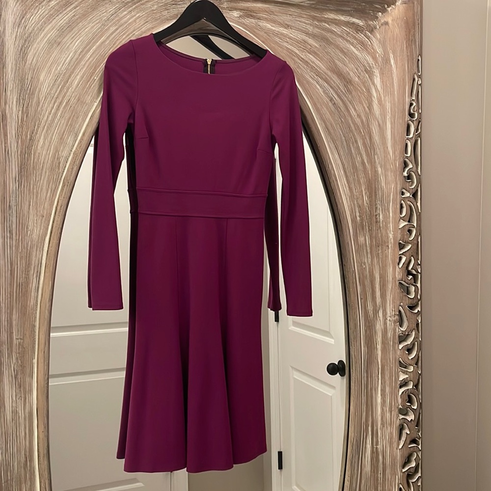 A beautiful Patrizia Luca dress with zipper detail in back, in size small!!